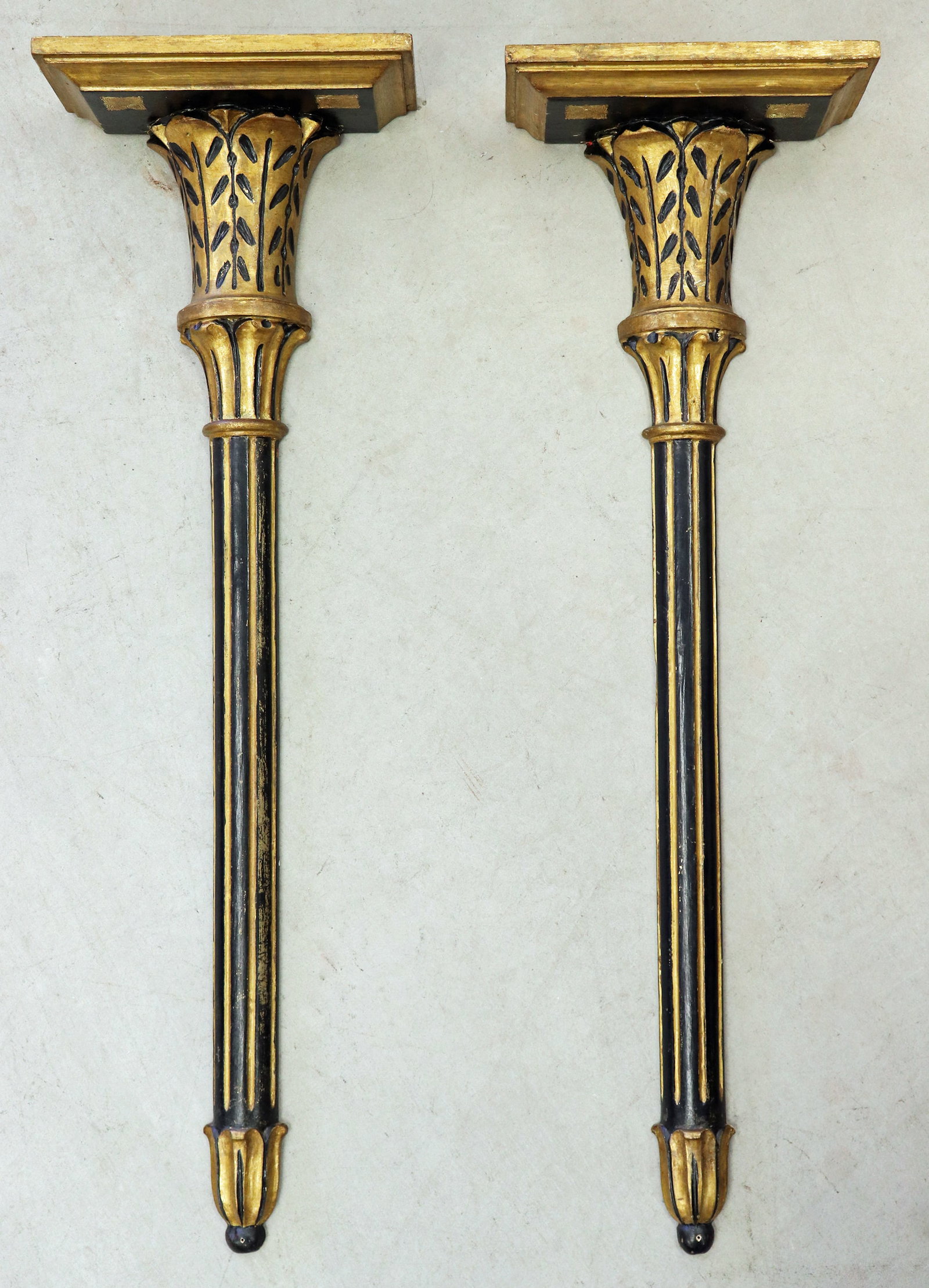 PAIR OF ITALIAN CLASSICAL GILTWOOD WALL BRACKETS (1 of 2)