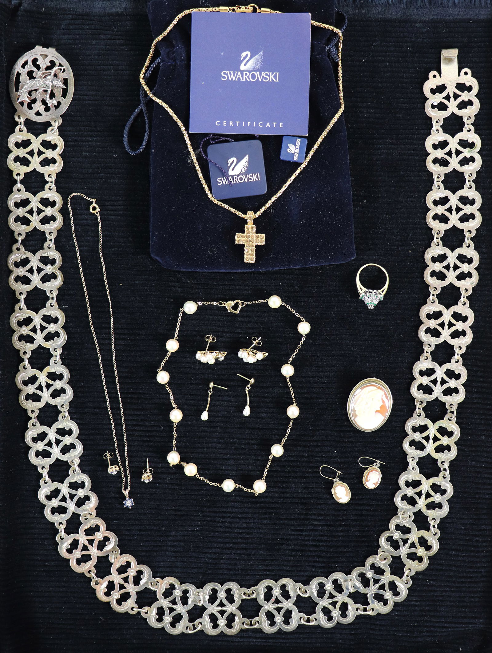 VINTAGE GOLD, SILVER, & MORE JEWELRY COLLECTION (1 of 5)