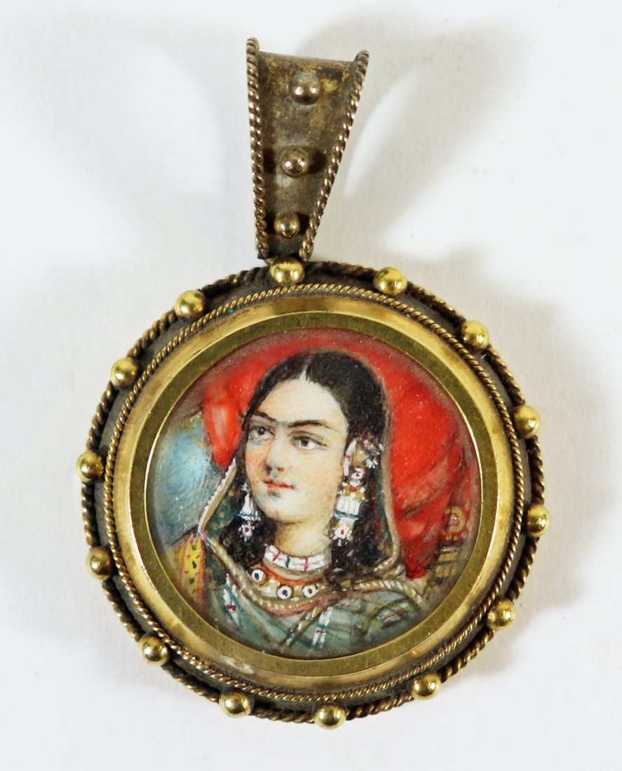 18K HAND PAINTED VICTORIAN PORTRAIT LOCKET (1 of 3)