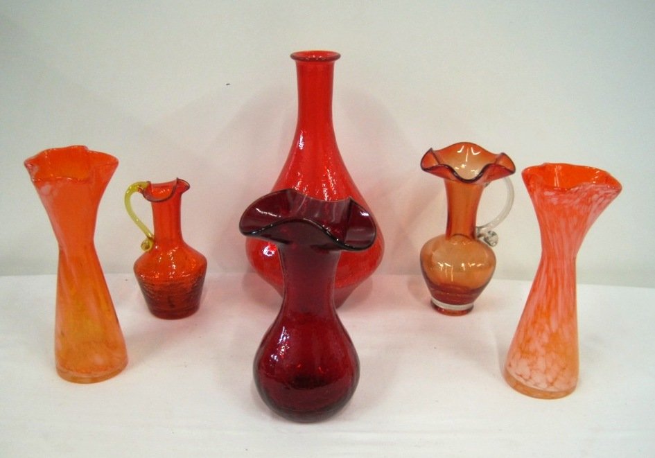 LOT OF RED & ORANGE BLENKO GLASS: Assorted pieces of blenko crackle glass.