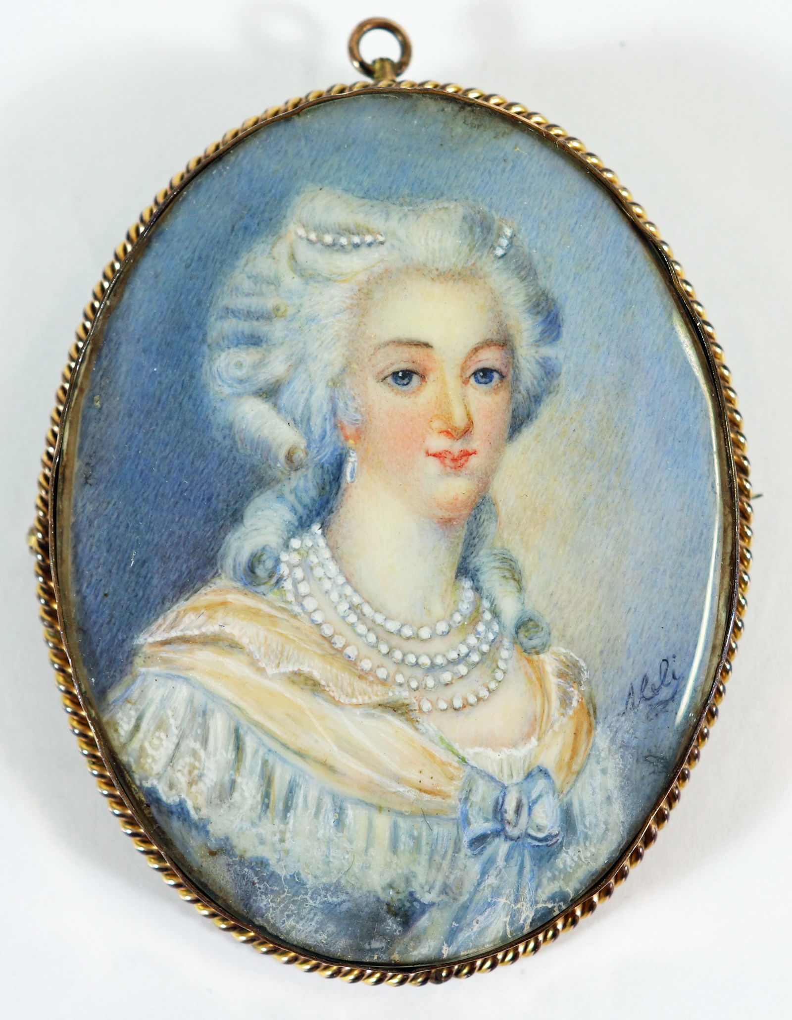 VICTORIAN HAND PAINTED PORTRAIT BROOCH (1 of 4)