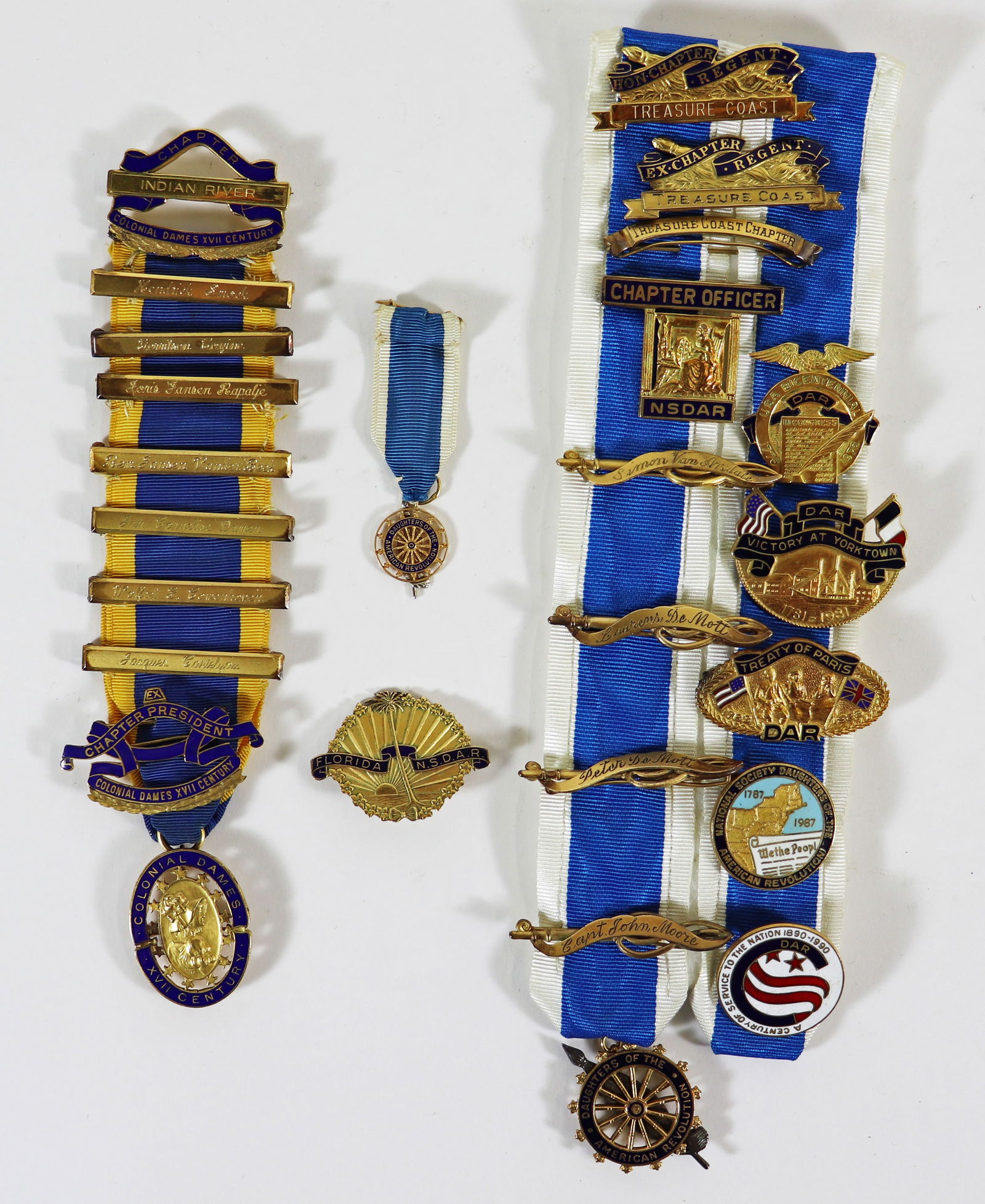 DAUGHTERS OF THE AMERICAN REVOLUTION MEDALS (1 of 6)