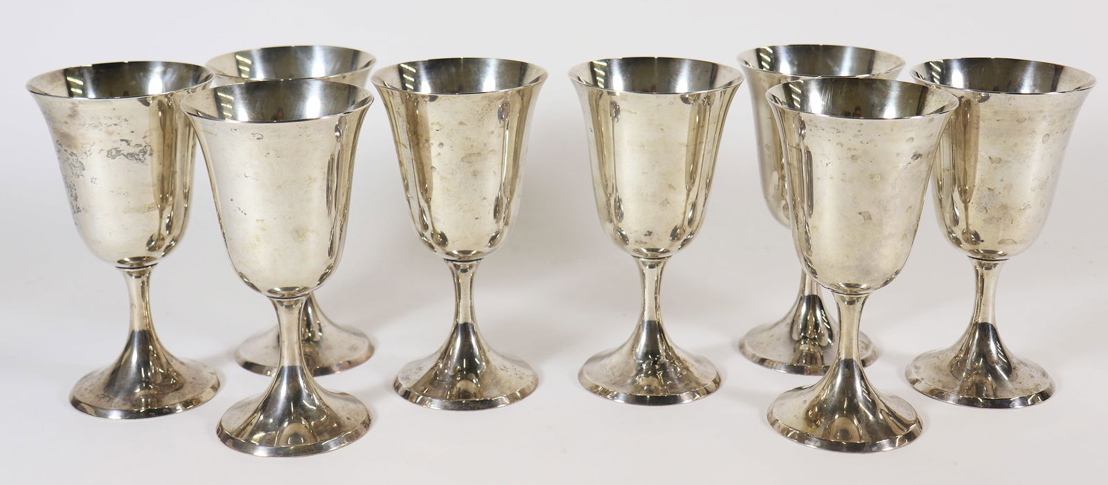 (8) STIEFF STERLING SILVER GOBLETS: Set of 8 Stieff sterling silver wine or water goblets. They are pattern number 801. 6 1/2" tall. Total weight 44.4 OZT.
