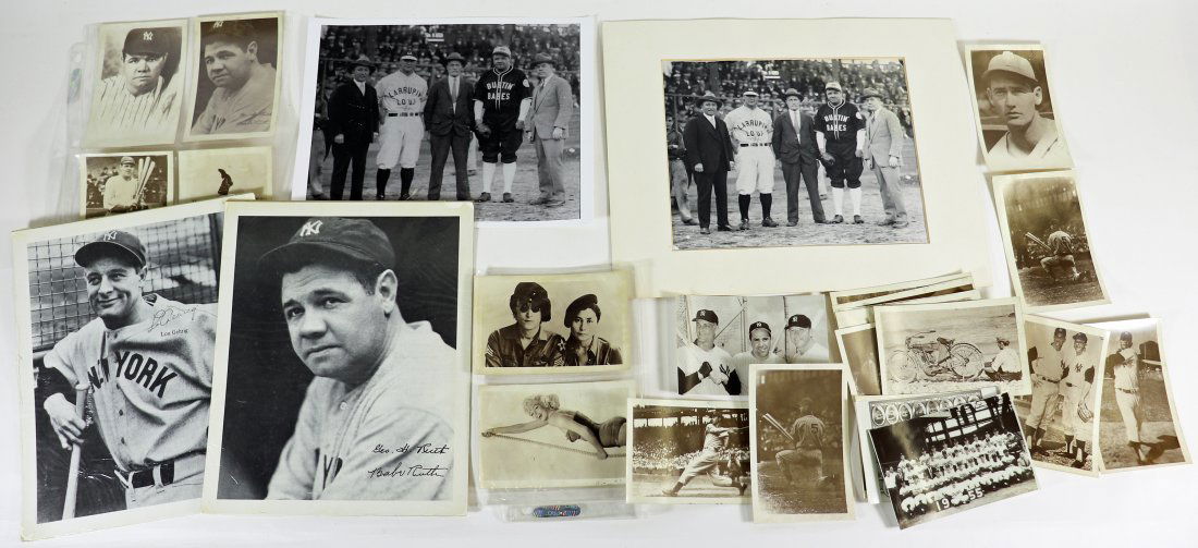VINTAGE BLACK & WHITE BASEBALL PHOTOGRAPH POSTCARDS (1 of 7)