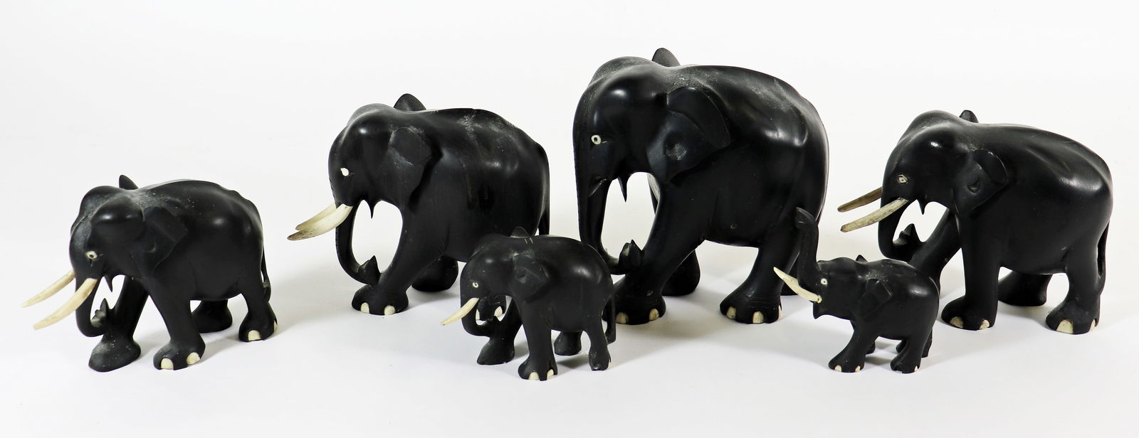 VINTAGE EBONY ELEPHANT FAMILY - CEYLON (1 of 4)