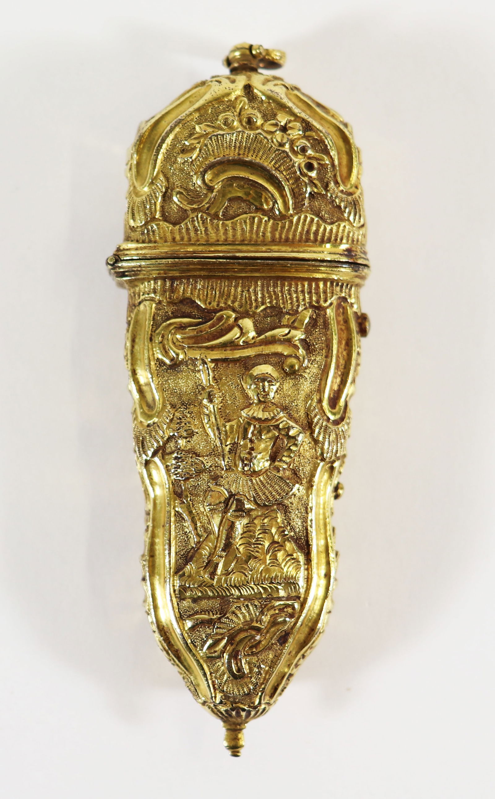 ANTIQUE GOLD REPOUSSE DRAWING ETUI (1 of 5)