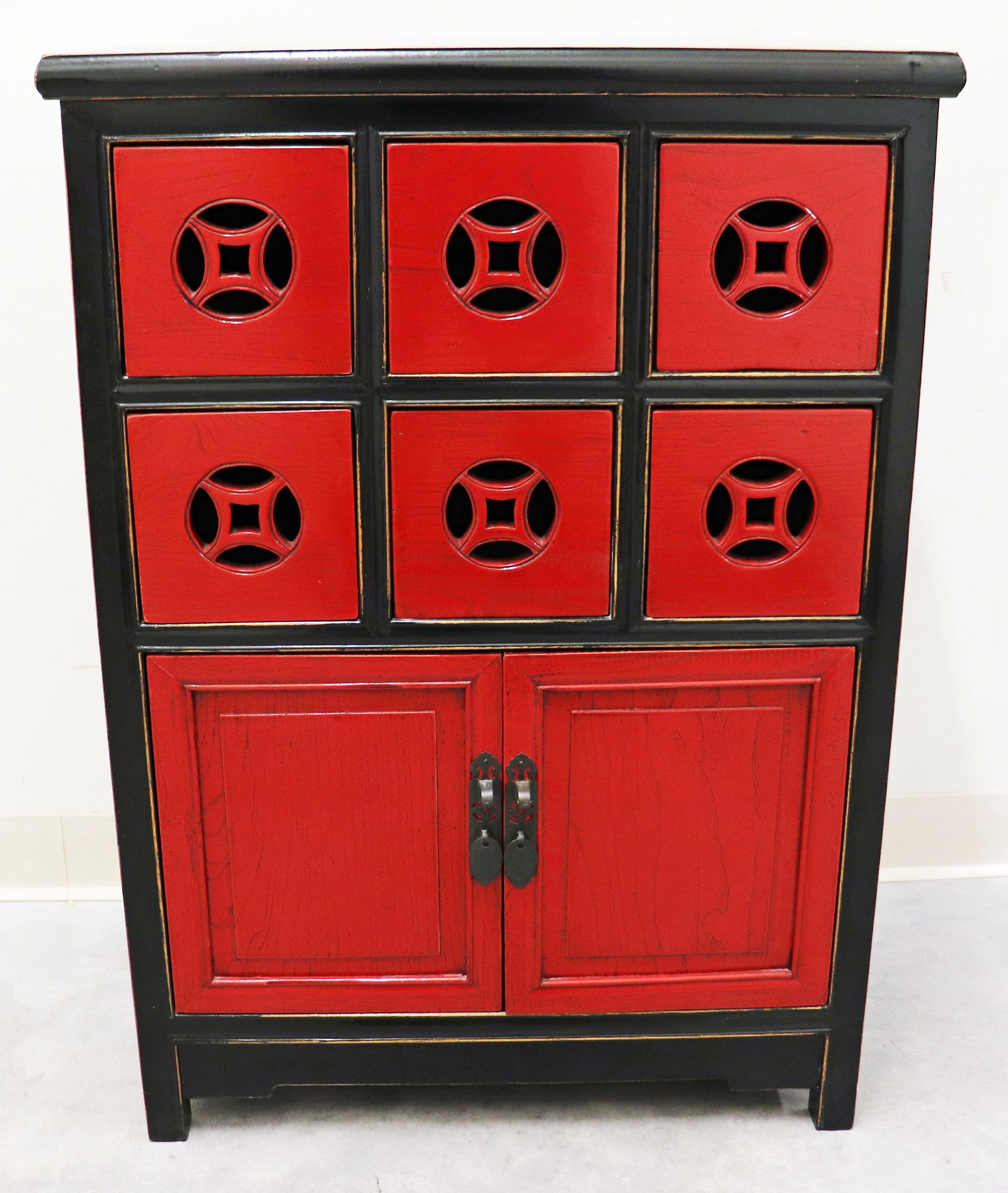 CHINESE RED & BLACK  CHEST WITH DRAWERS (1 of 3)