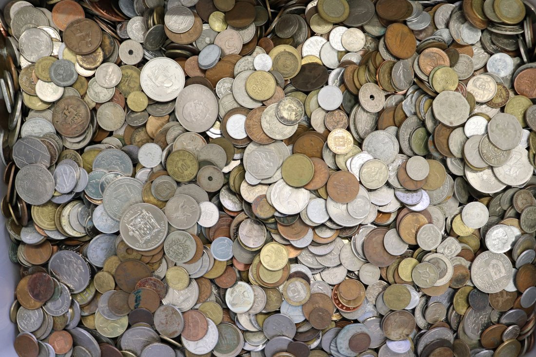 LARGE FOREIGN COIN COLLECTION (1 of 5)