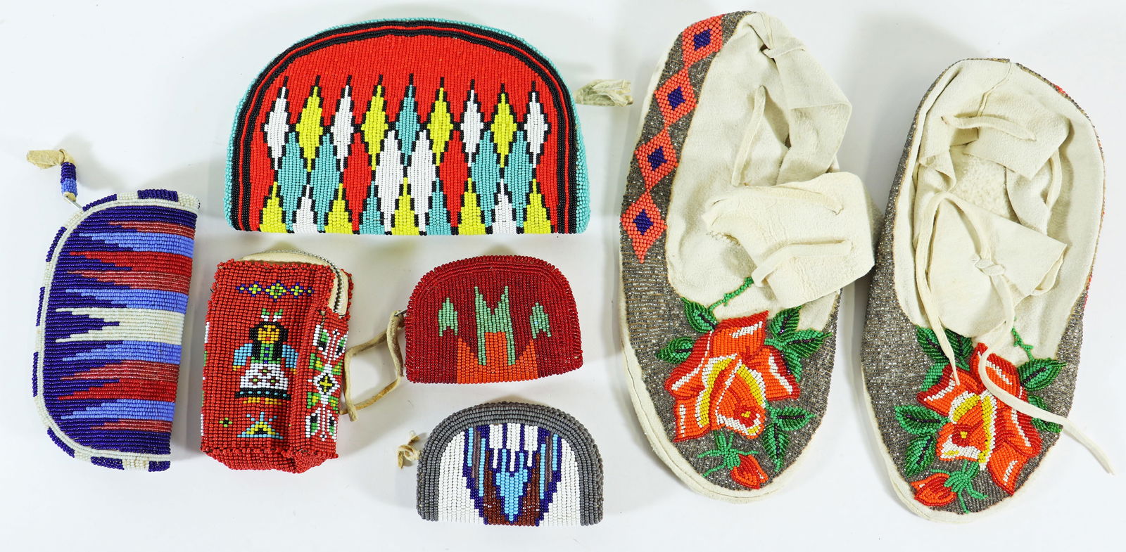 NATIVE AMERICAN INDIAN BEADED ITEMS (1 of 4)