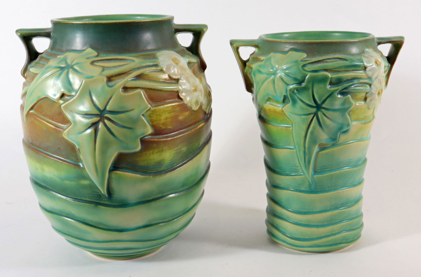 (2) ROSEVILLE LUFFA GREEN HANDLED VASES (1 of 3)