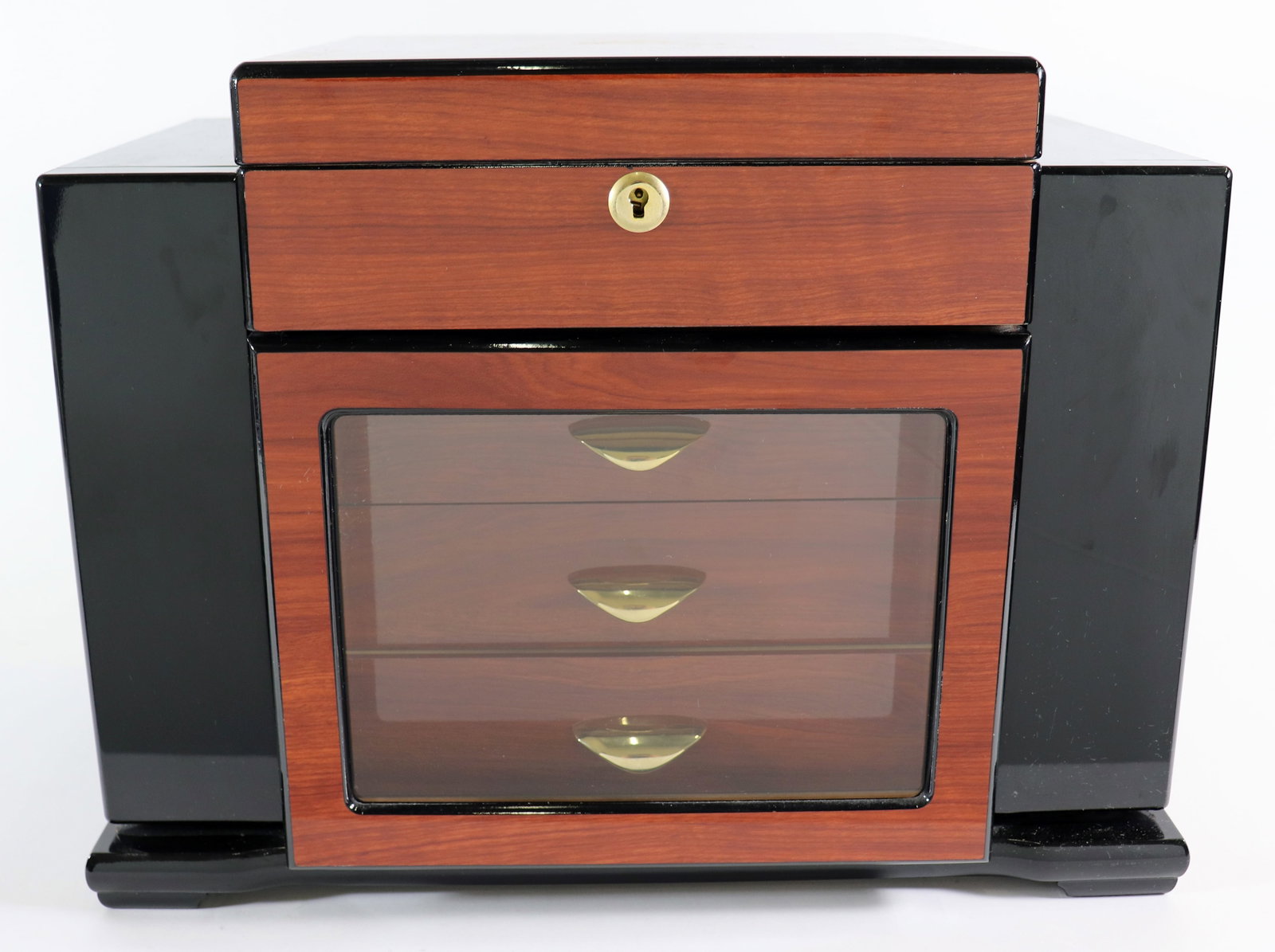 MONTECRISTO CUP 2003 DORADO BEACH HUMIDOR & EXTRAS: A rare Montecristo Cup 2003 cigar humidor from Dorado Beach Puerto Rico. It has a wood body with a lacquered finish. The top lifts open and there are drawers and side compartments for cigars. Rough sp