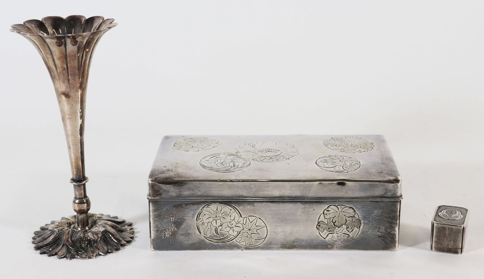 JAPANESE SILVER BOX, BUD VASE & TRINKET BOX (1 of 5)