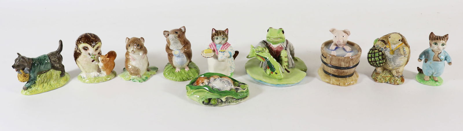10 BESWICK BEATRIX POTTER & ROYAL ALBERT FIGURINES (1 of 4)