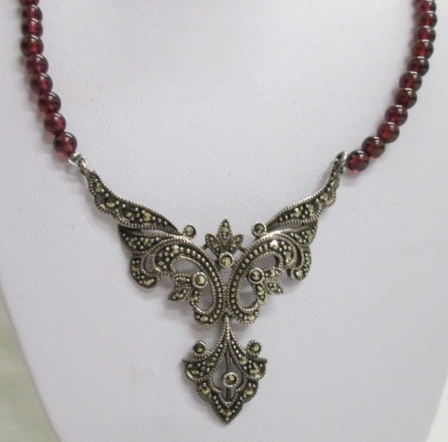 STERLING MARCASITE NECKLACE: Approximately 14"