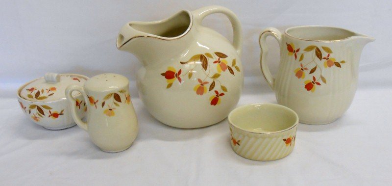 HALL AUTUMN LEAF JEWEL TEA POTTERY: Five pieces.