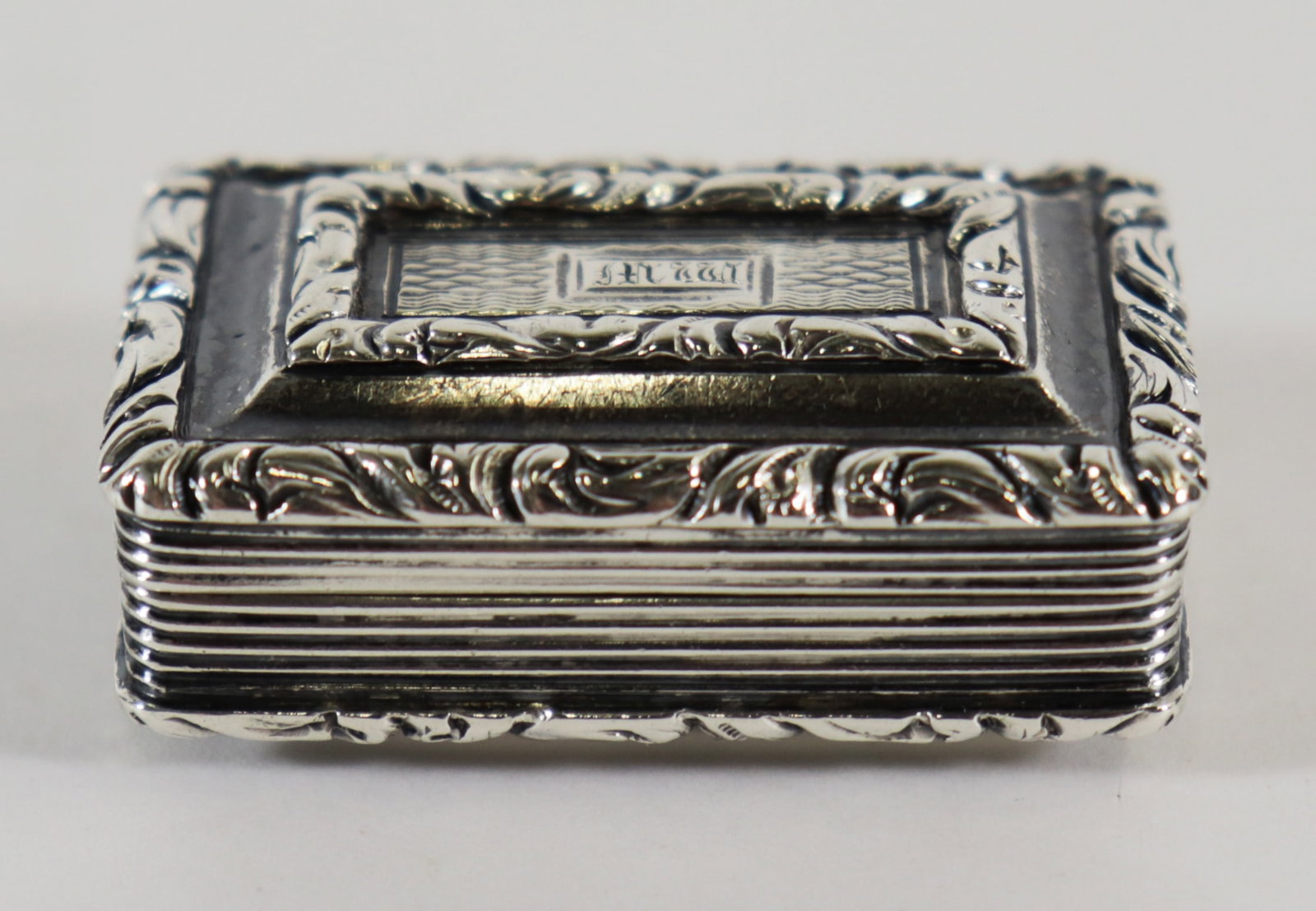 GEORGIAN STERLING SILVER SNUFF BOX (1 of 6)