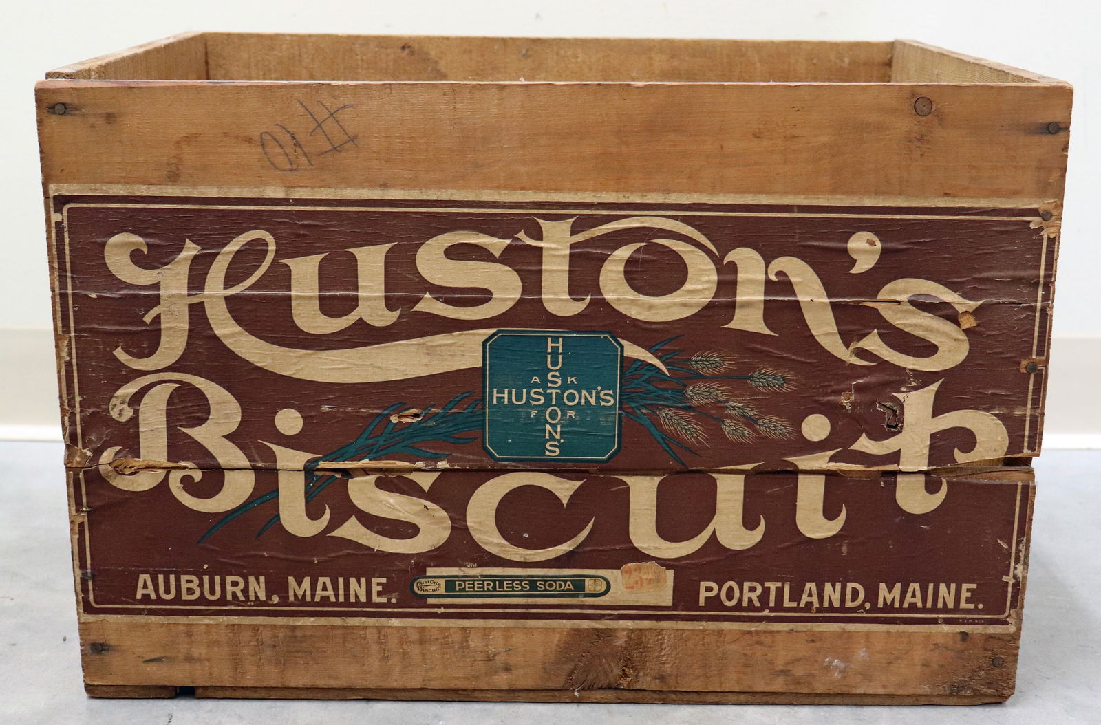 HUSTON'S BISCUIT WOOD ADVERTISING CRATE (1 of 3)