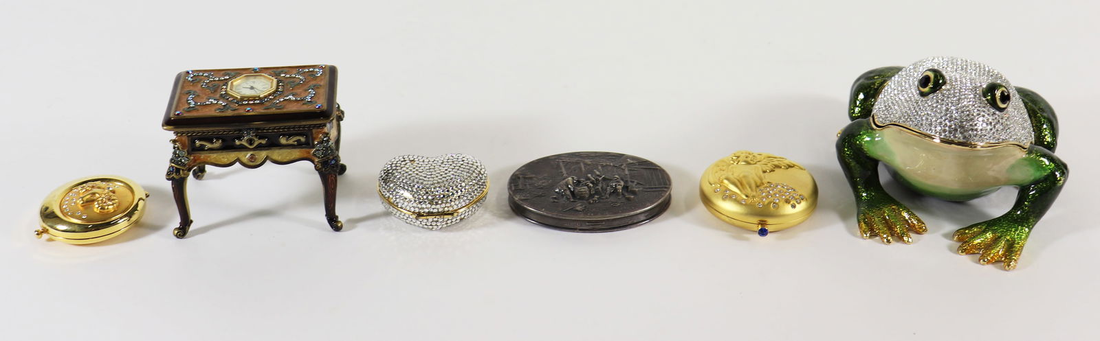 VINTAGE COMPACTS & MORE - JAY STRONGWATER - ESTE (1 of 4)