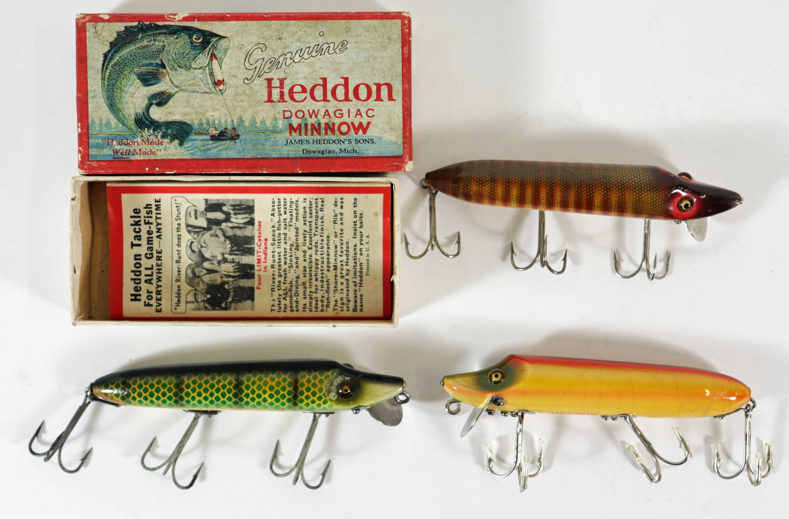 (3) VINTAGE HEDDON WOOD GLASS EYES VAMP LURES (1 of 2)