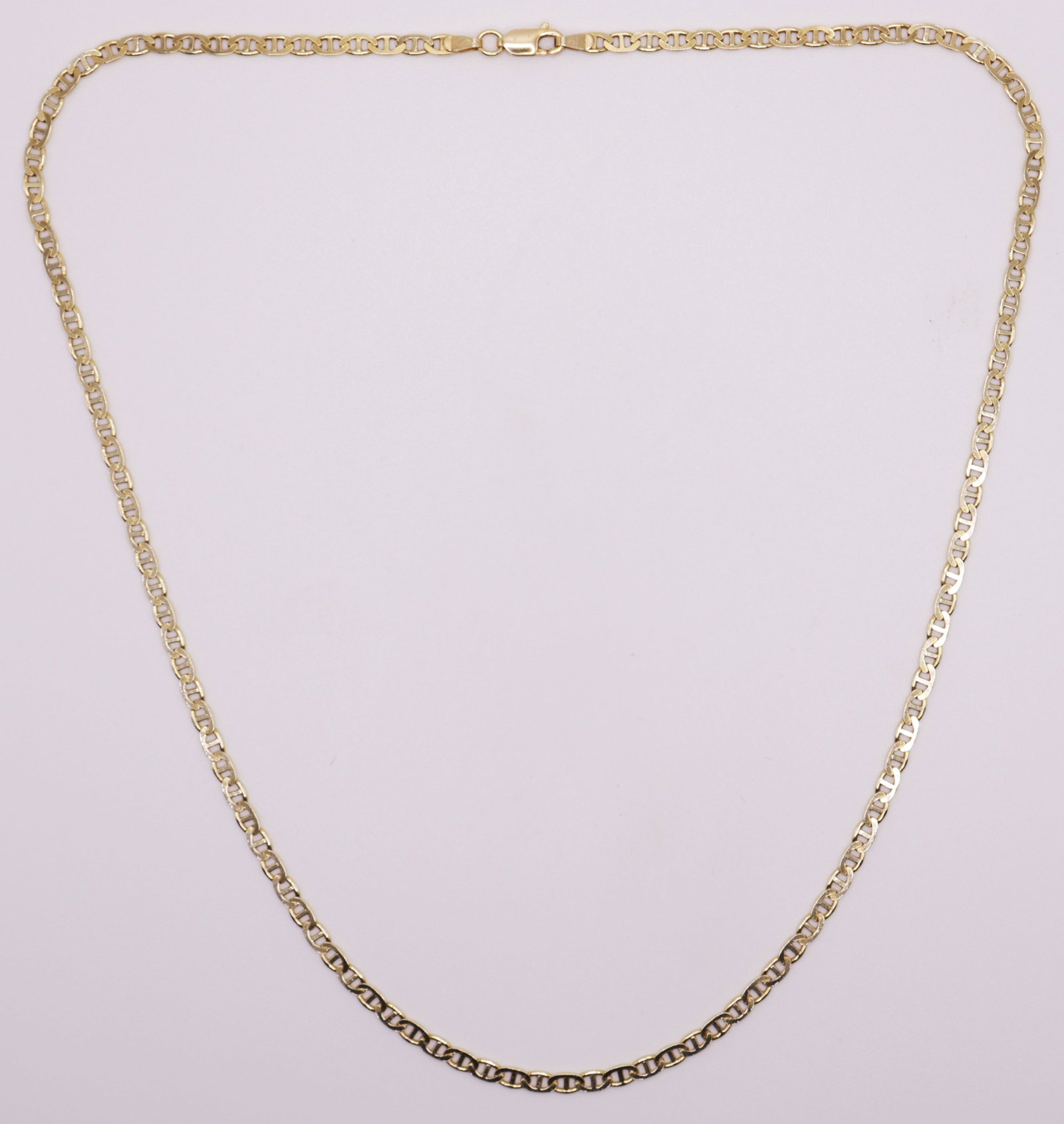 14K YELLOW GOLD ROLO LINK NECKLACE: 14KT yellow gold chain with a rolo link design with a lobster catch. It measures 3mm wide and is 20" long. Weight 10.1 grams (6.49 DWT).