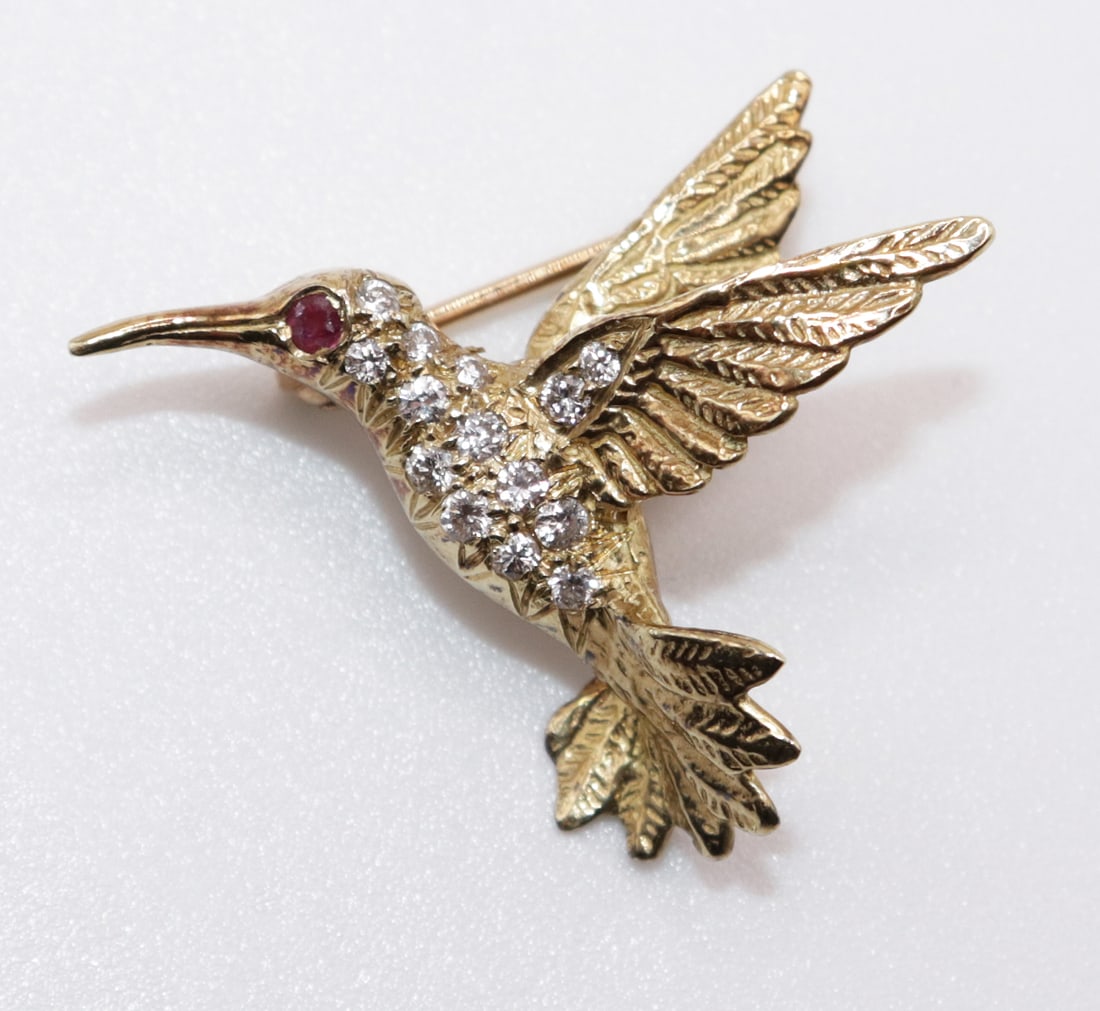 14K YELLOW GOLD & DIAMOND HUMMINGBIRD BROOCH (1 of 3)