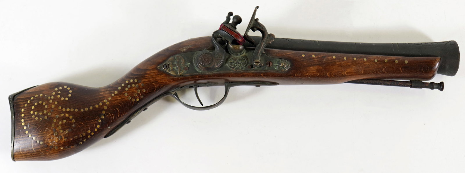 VINTAGE BLUNDERBUSS REPLICA FIREARM: Vintage wood blunderbuss replica black powder firearm. Measures 17.5" long.