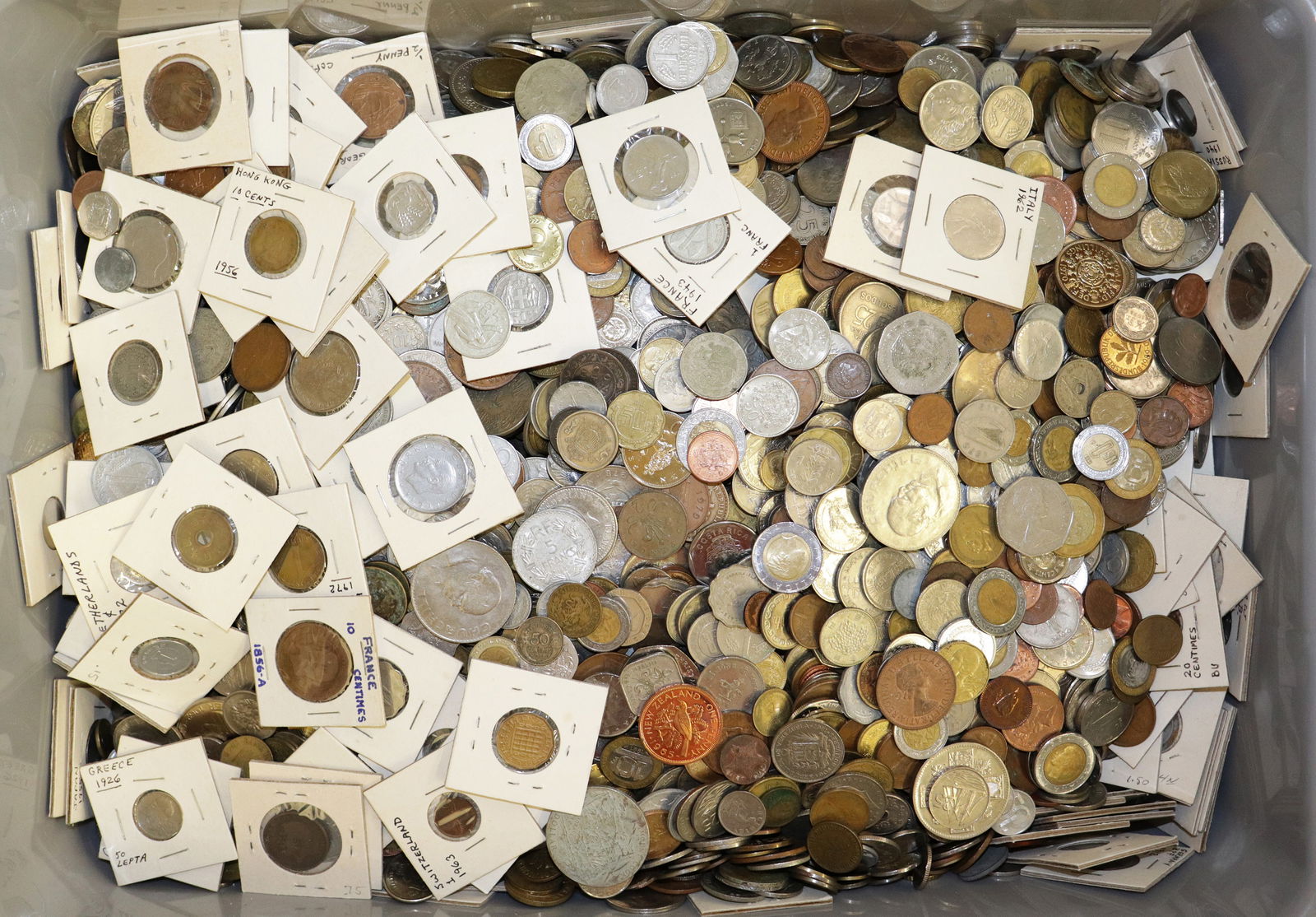 LARGE COLLECTION OF FOREIGN COINS (1 of 4)