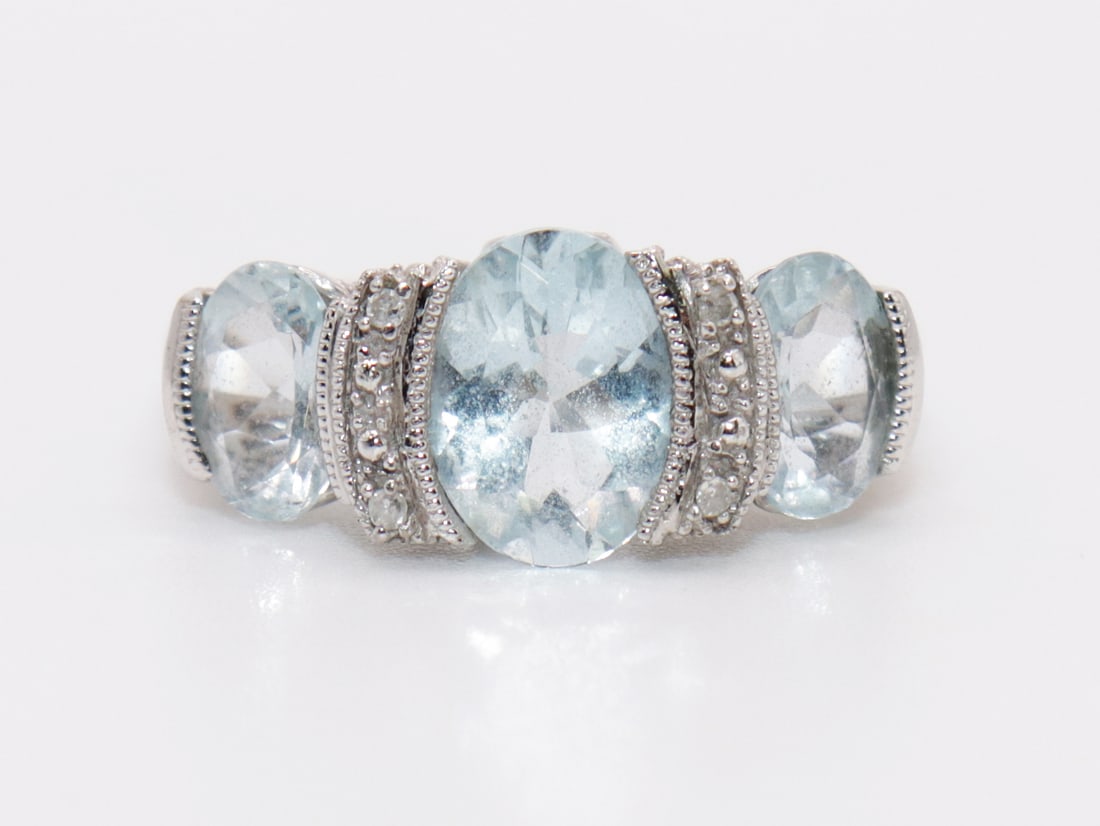 10K WHITE GOLD BLUE TOPAZ & DIAMOND RING (1 of 4)