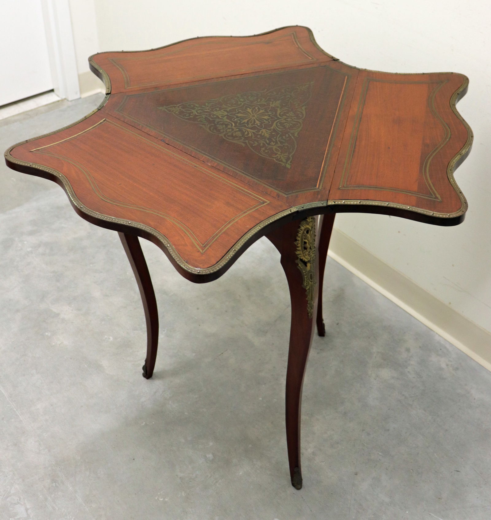 19TH CENTURY HANDKERCHIEF TABLE (1 of 4)