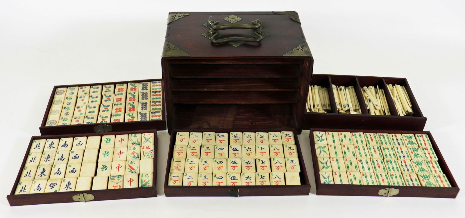 VINTAGE MAH-JONG SET - 145 PIECES PLUS EXTRAS: Vintage Mahjong set with bone and bamboo tiles. There are a total of 145 tiles with extra pieces. The box is missing the back side and has loose pieces (needs restoration).