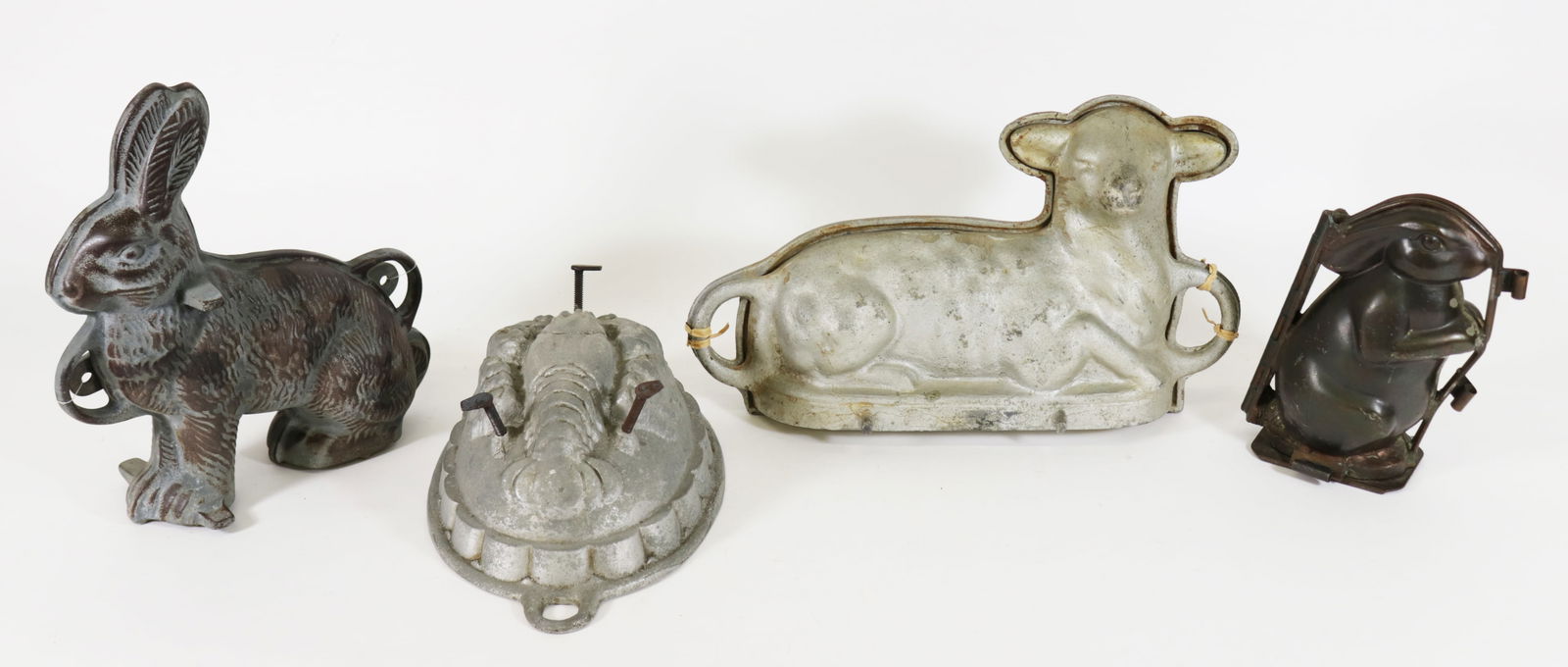 (4) VINTAGE CANDY MOLDS,GRISWOLD, KUTZSCHER & MORE (1 of 4)