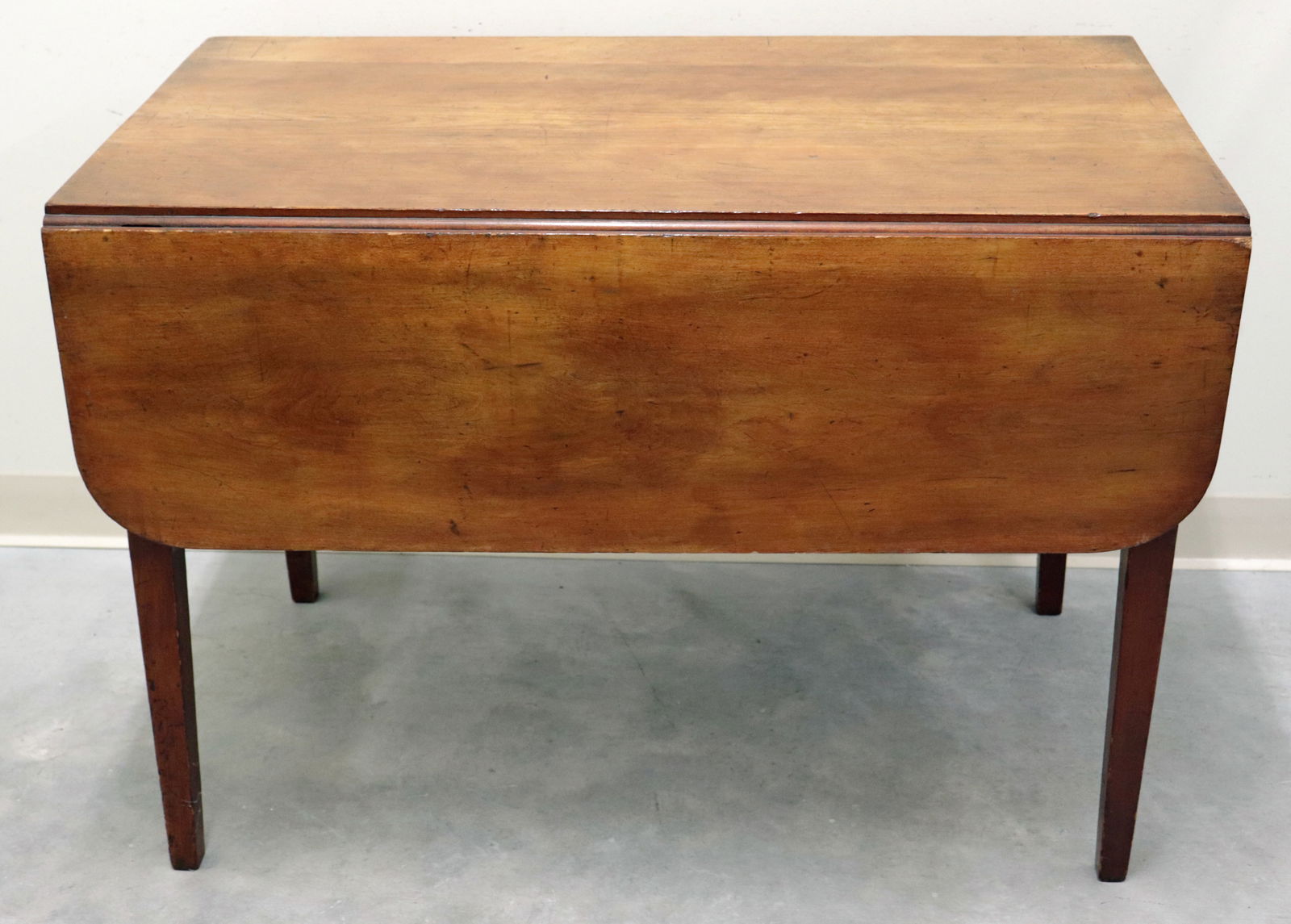 ANTIQUE DROP LEAF TABLE (1 of 2)