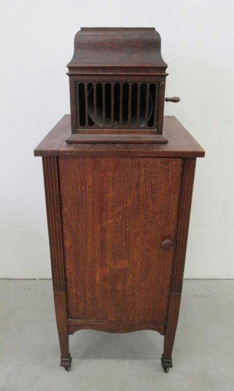 EDISON AMBEROLA PHONOGRAPH, CABINET AND CYLINDERS - EDISON AMBEROLA PHONOGRAPH, CABINET AND CYLINDERS