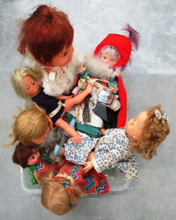 VINTAGE DOLL COLLECTION: (2) 1967 Ideal Giggles, 1972 Ideal Crissy 24", and more.