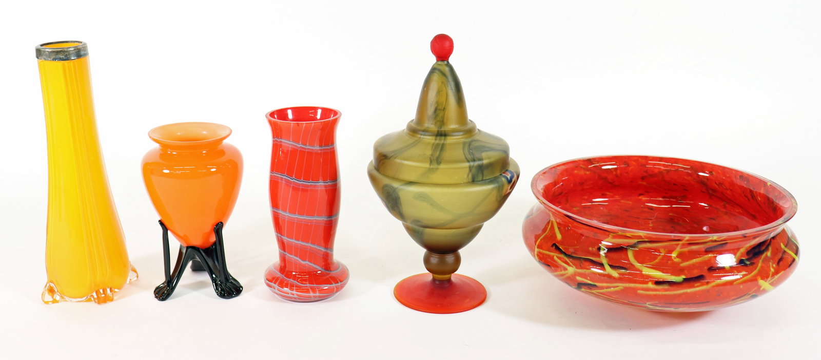 (5) CZECH ART GLASS COLLECTION: An assortment of vintage art glass from Czechoslovakia. There are small rim chips to these pieces. This is part of large collection of Czechoslovakian art glass that included Kralik, Loetz, Pallme Koe