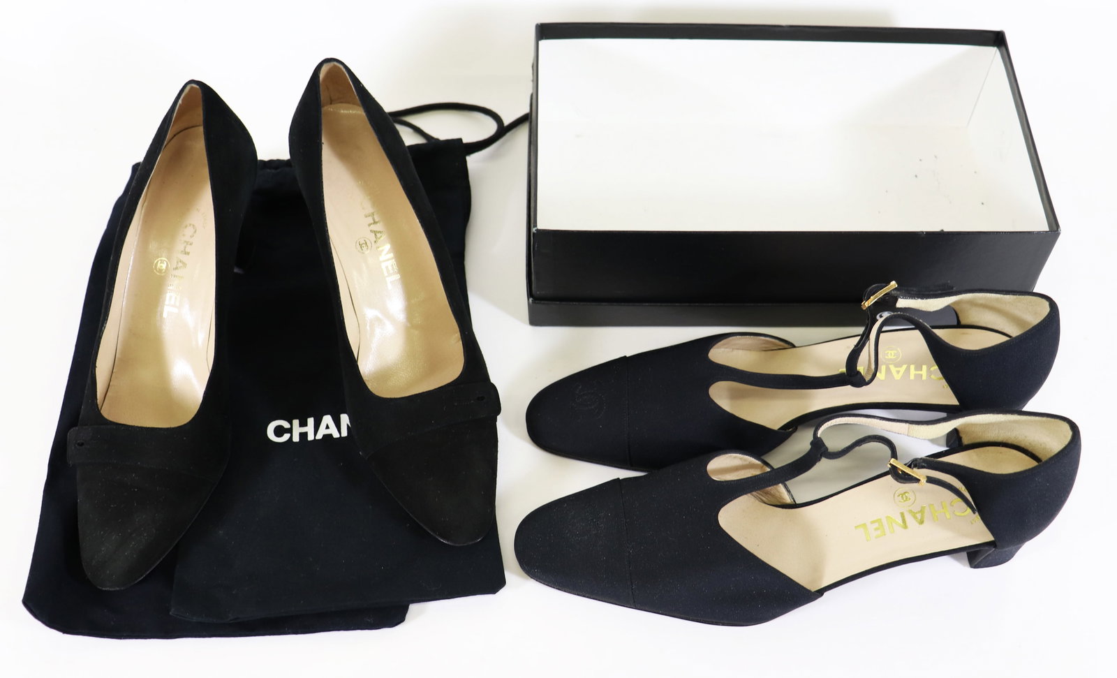 (2) PAIRS OF VINTAGE CC LOGO CHANEL SHOES (1 of 5)