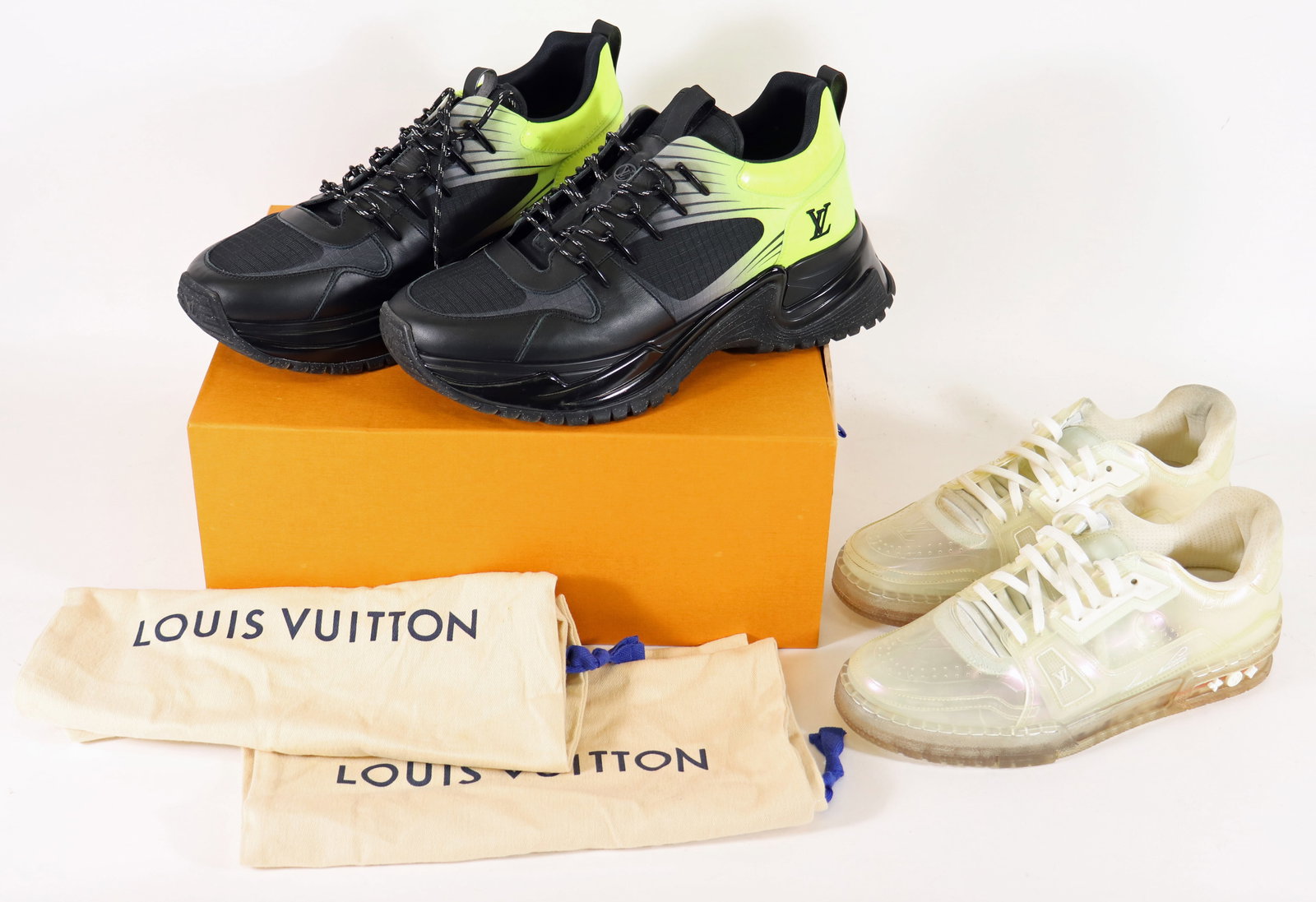 (2) LOUIS VUITTON MEN'S & WOMEN'S SNEAKERS (1 of 7)