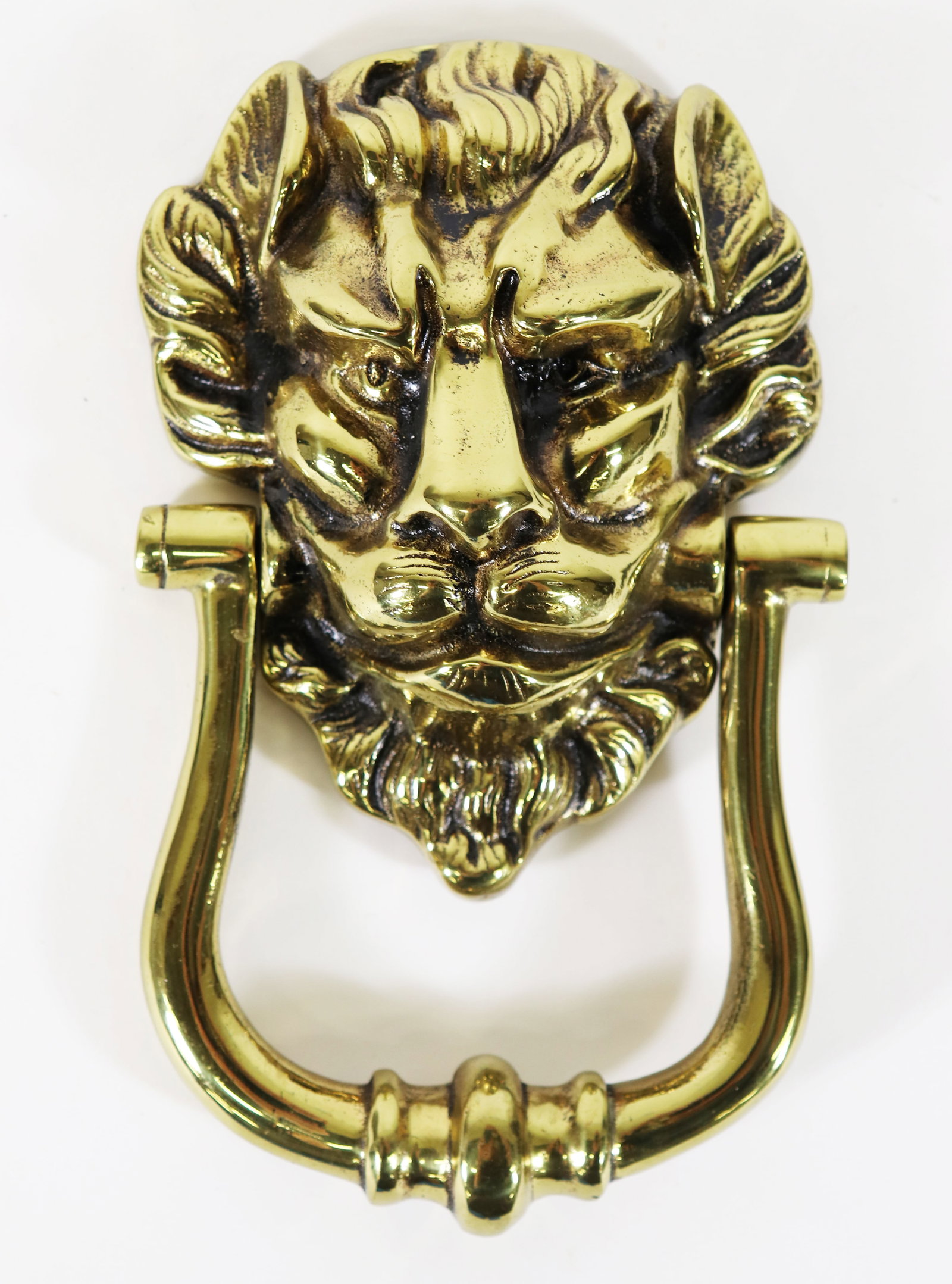 VINTAGE BRASS LION HEAD DOOR KNOCKER (1 of 2)