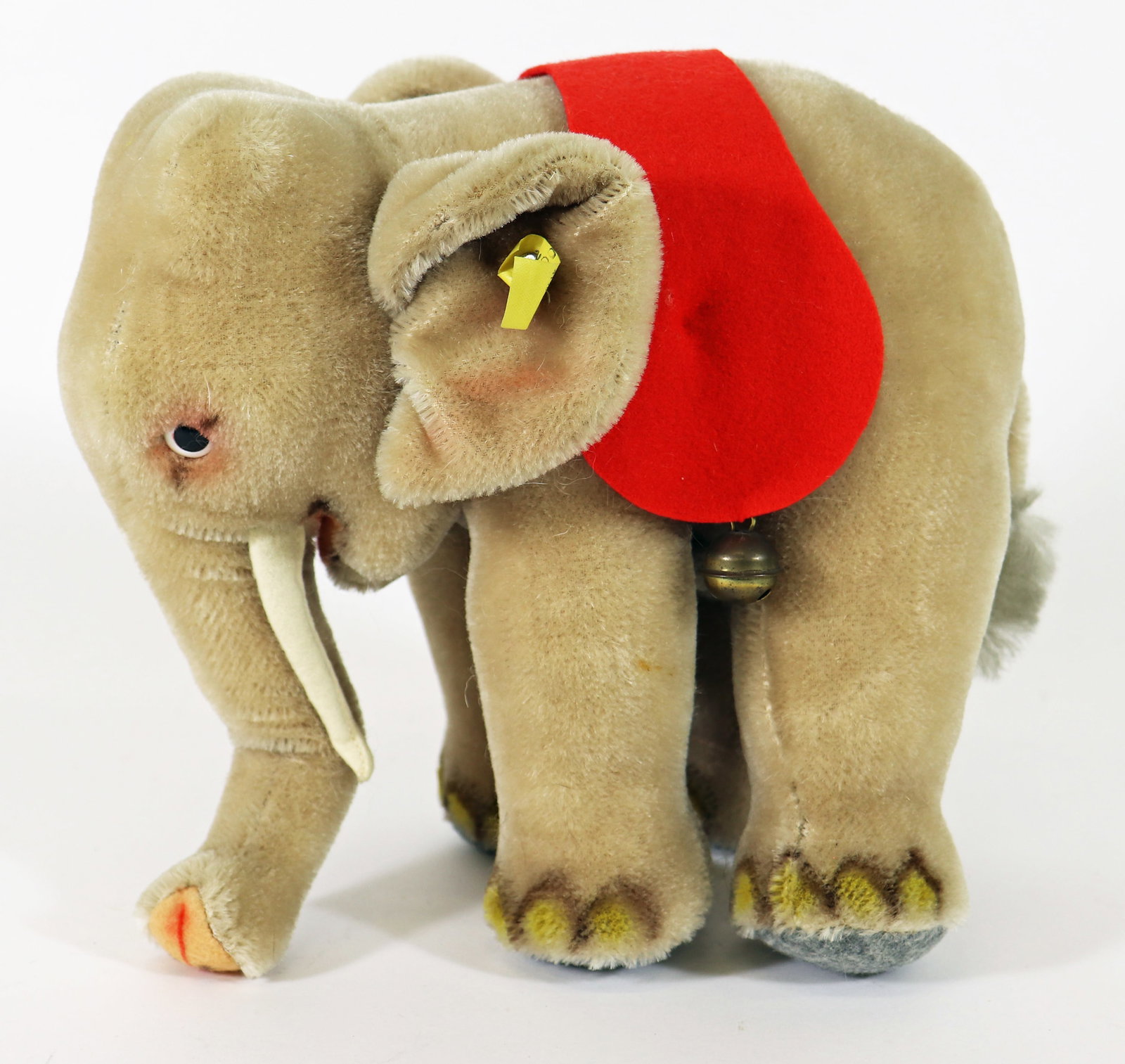VINTAGE GERMAN STEIFF MOHAIR ELEPHANT (1 of 3)