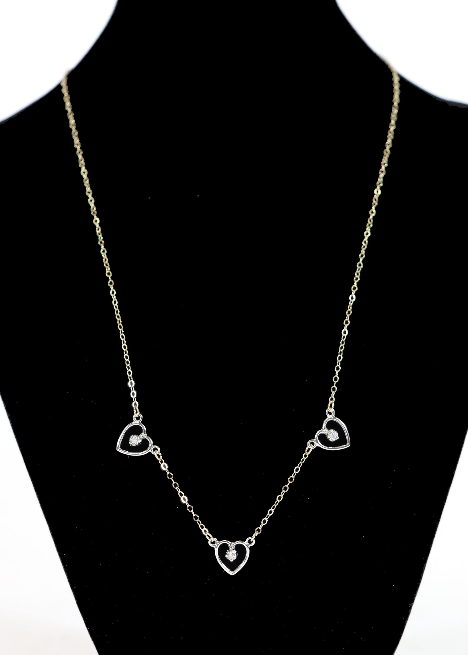 10K GOLD DIAMOND HEART NECKLACE (1 of 5)