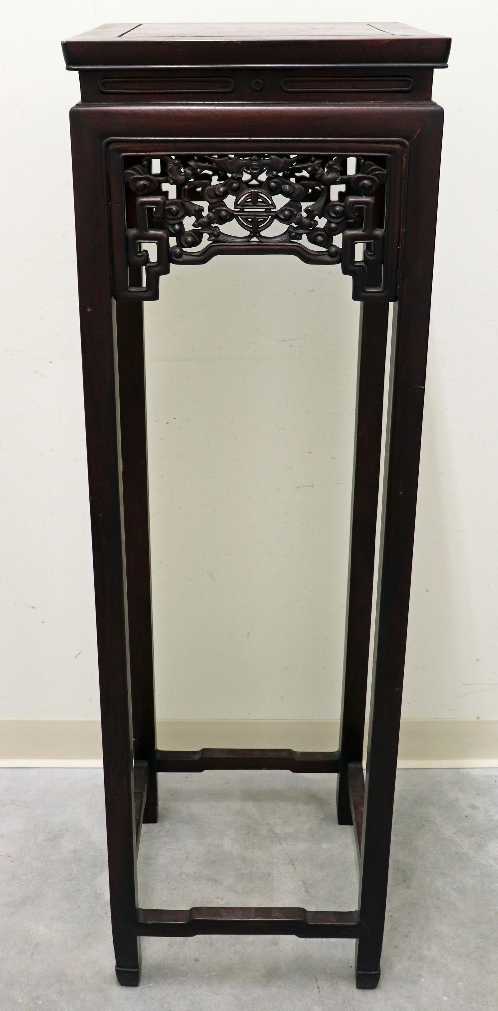 CHINESE TALL PLANT STAND TABLE (1 of 2)