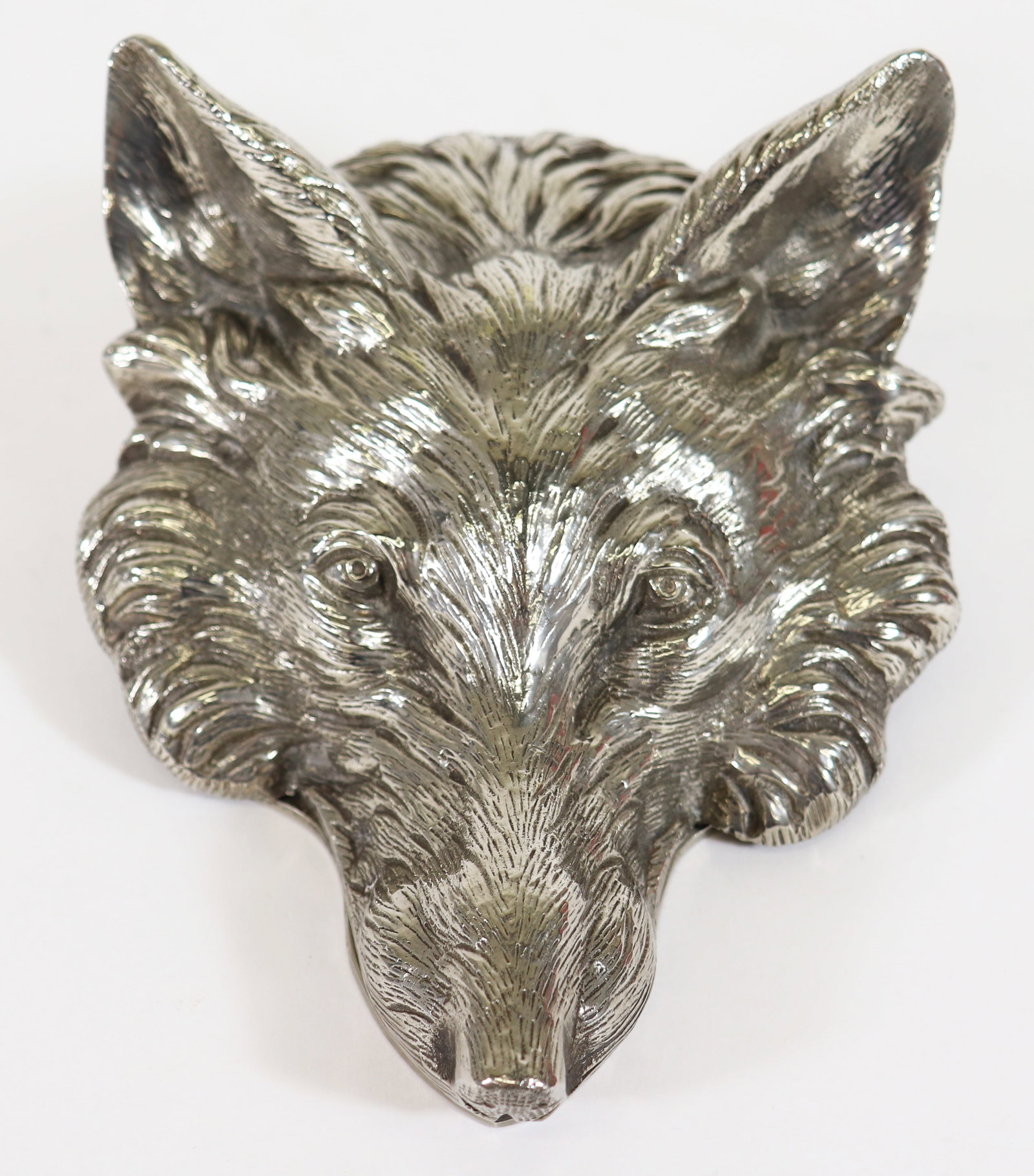 WOLF HEAD LETTER OR PHOTOGRAPH HOLDER CLIP: Mid 20th century wolf head letter holder, photograph holder, paperweight, in the style of Gucci. Measures 5.5" x 4.5" wide. From the Andrew Cunningham Ware Estate.