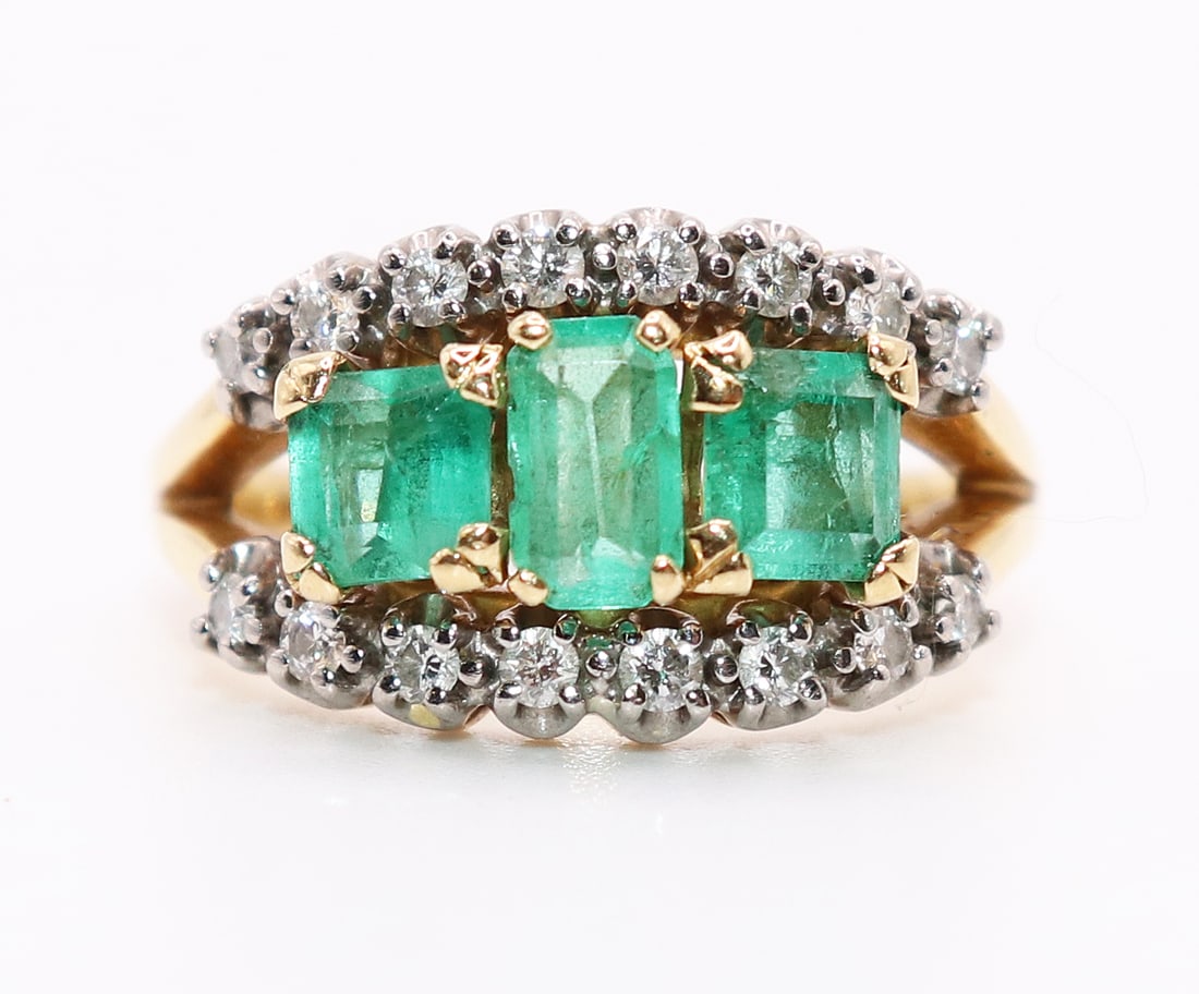14K COLOMBIAN EMERALD & DIAMOND RING (1 of 3)