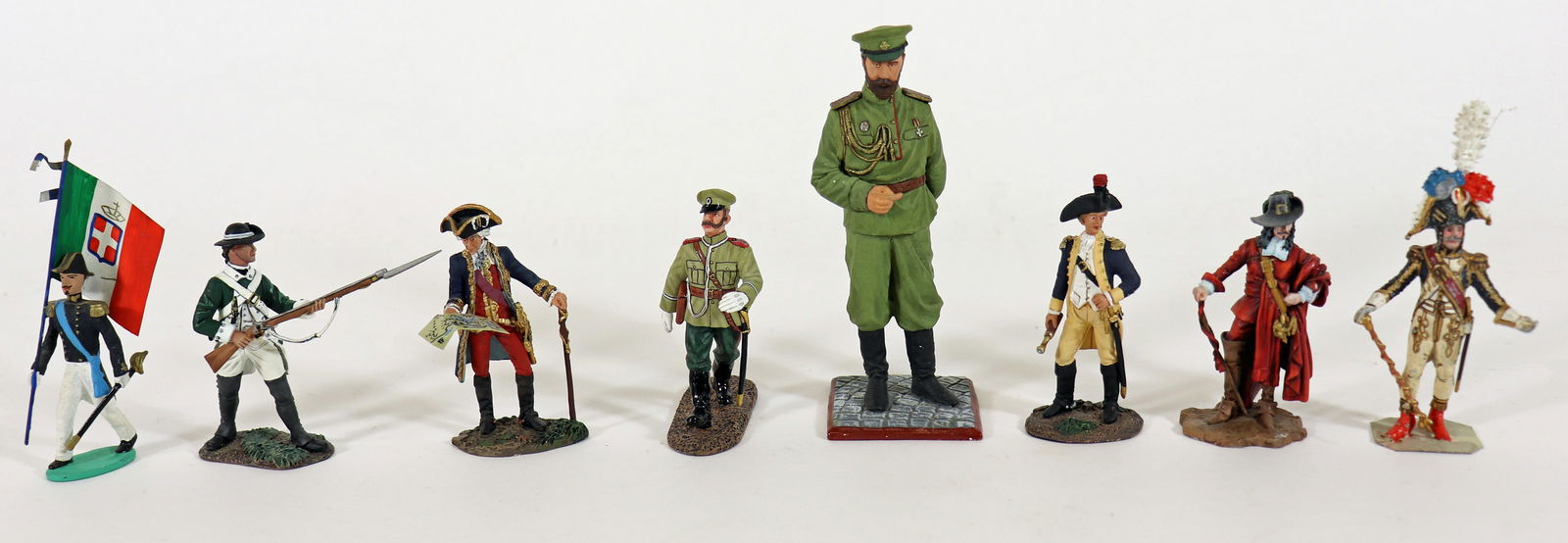 (8) MINIATURE MILITARY TOY SOLDIER FIGURINES &MORE (1 of 4)