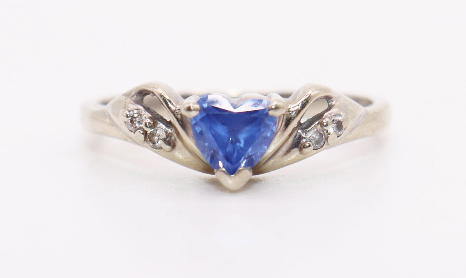 10K TANZANITE & DIAMOND HEART RING (1 of 3)