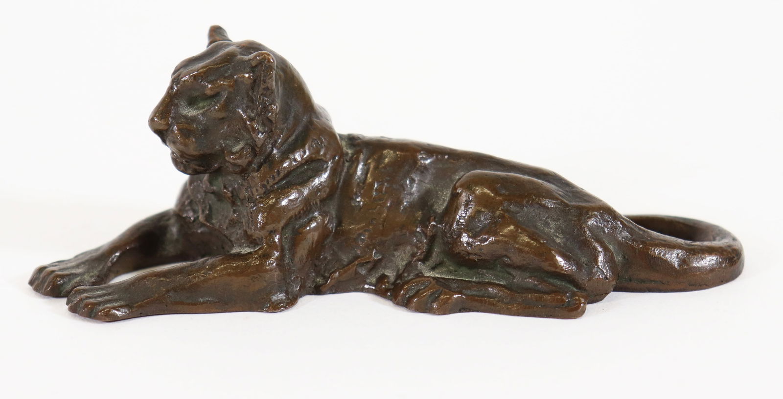 TIFFANY STUDIOS ANTIQUE BRONZE LION PAPERWEIGHT (1 of 5)