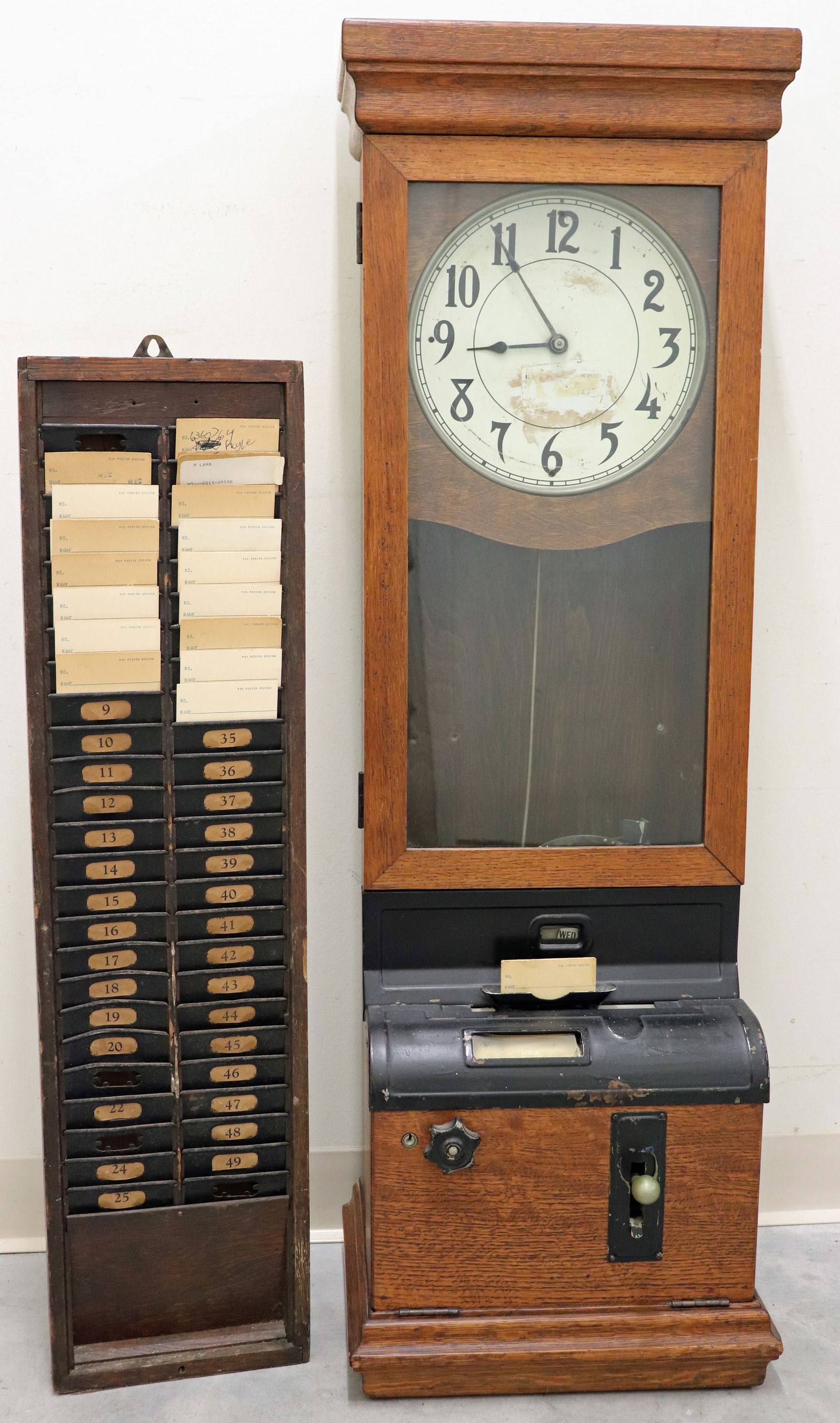 ANTIQUE PUNCH CARD TIME CLOCK NY GARMENT DISCTRICT (1 of 5)