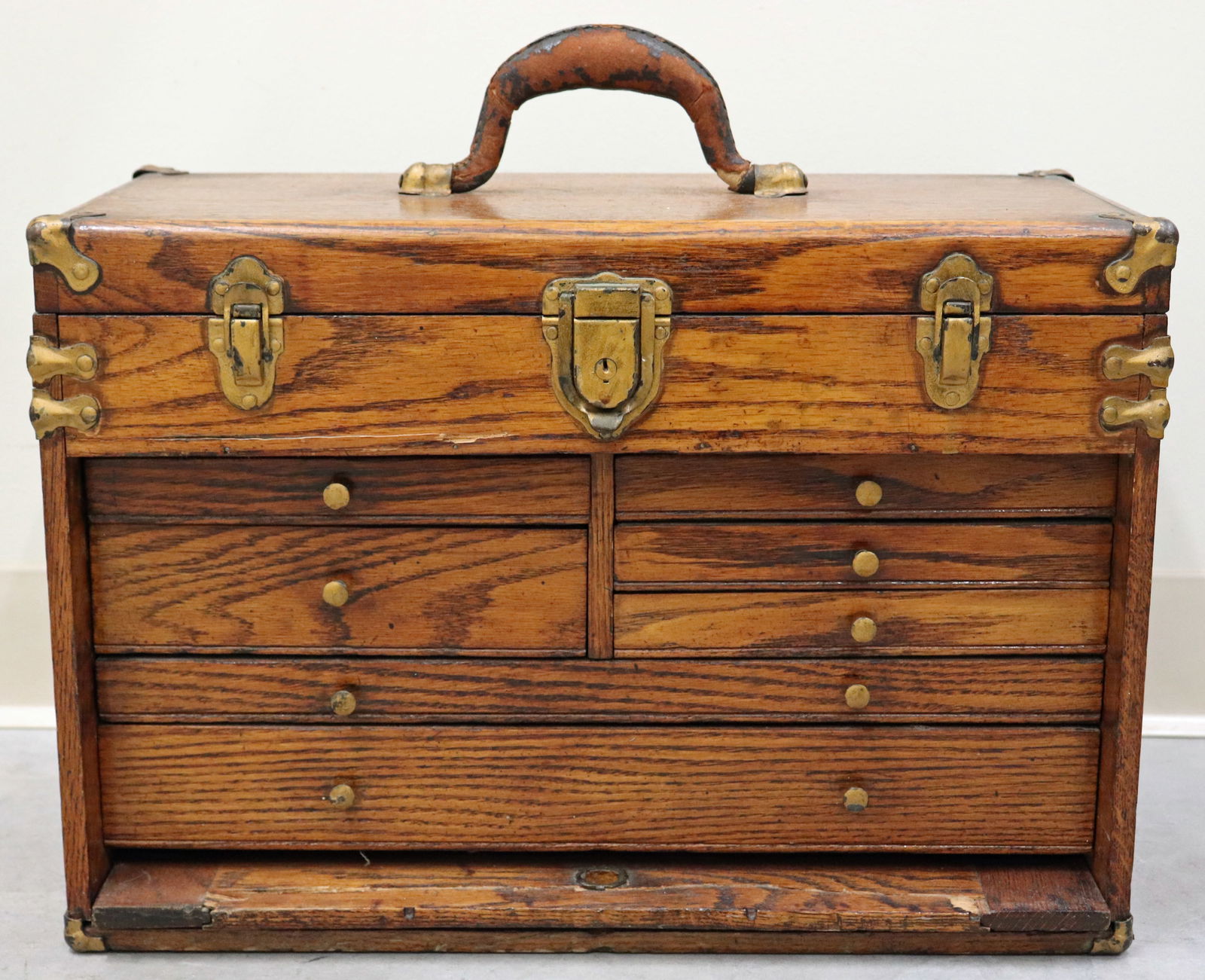 ANTIQUE OAK WOOD MACHINIST TOOL CHEST (1 of 2)