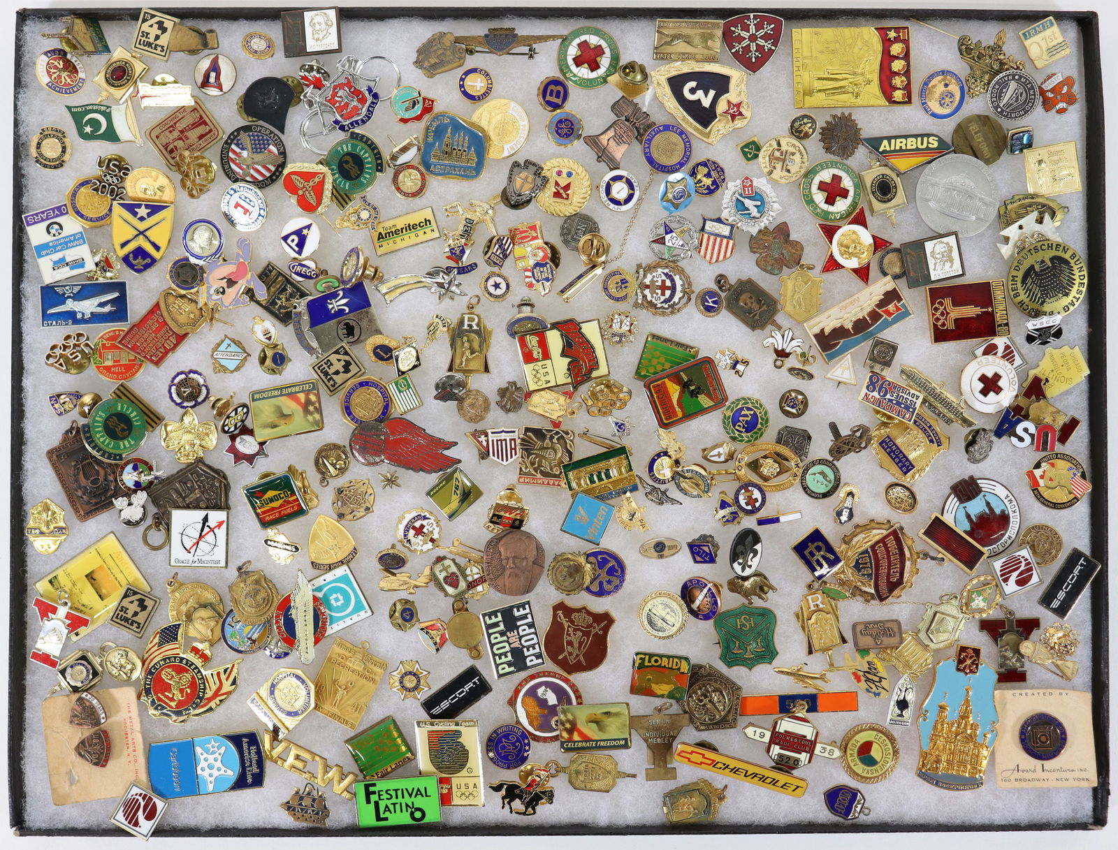 100'S OF VINTAGE PINS - SERVICE - MILITARY -SCHOOL (1 of 5)