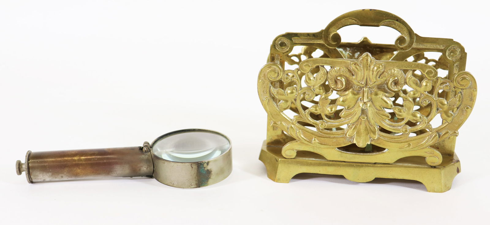 VINTAGE GUCCI MAGNIFYING GLASS & GESHUTZT HOLDER (1 of 5)